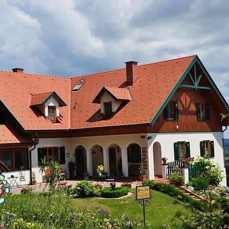 Gmiatliche Stubm Bed & Breakfast Loipersdorf bei Fuerstenfeld Ngoại thất bức ảnh