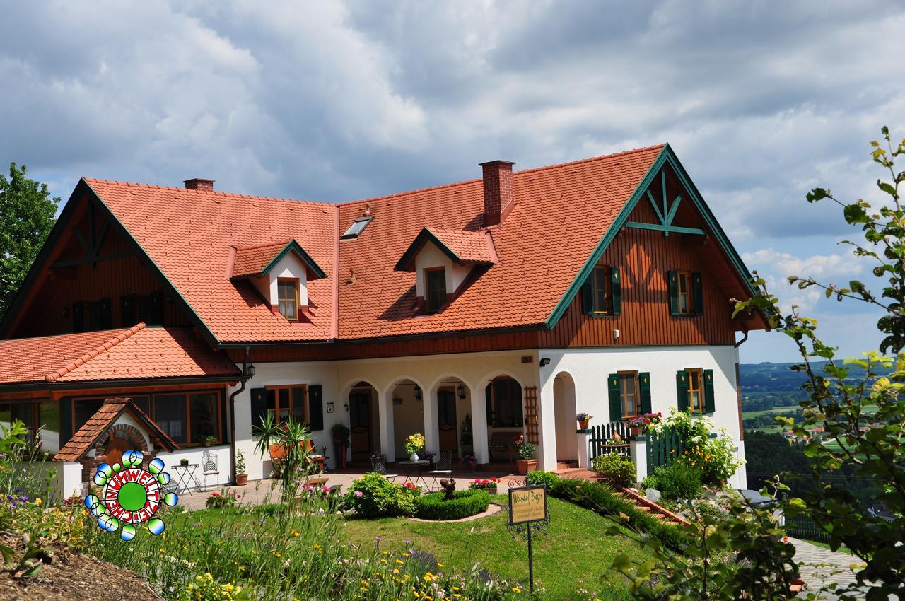 Gmiatliche Stubm Bed & Breakfast Loipersdorf bei Fuerstenfeld Ngoại thất bức ảnh